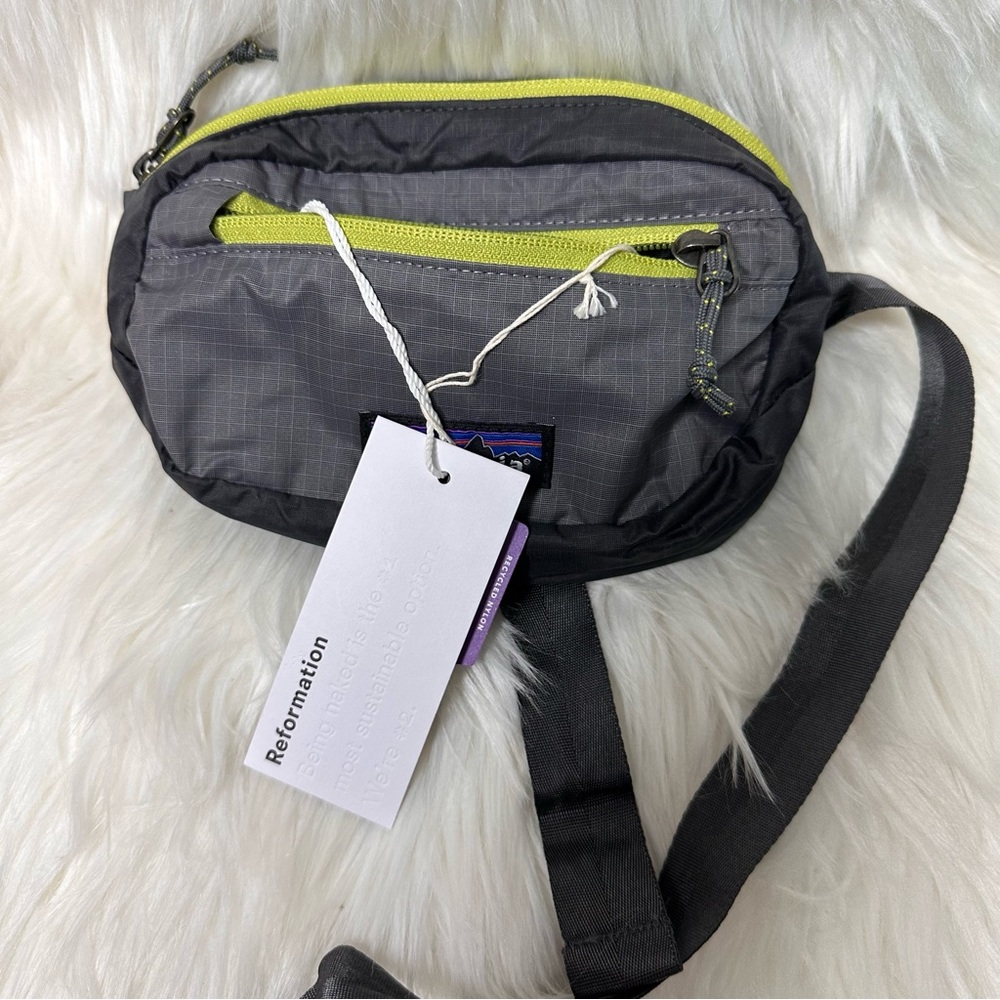 NWT Patagonia Ultralight Black Hole Hip Pack Gray and Green